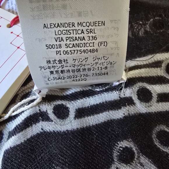 Alexander McQueen Skull Wool XL Scarf Black White - Picture 5 of 6